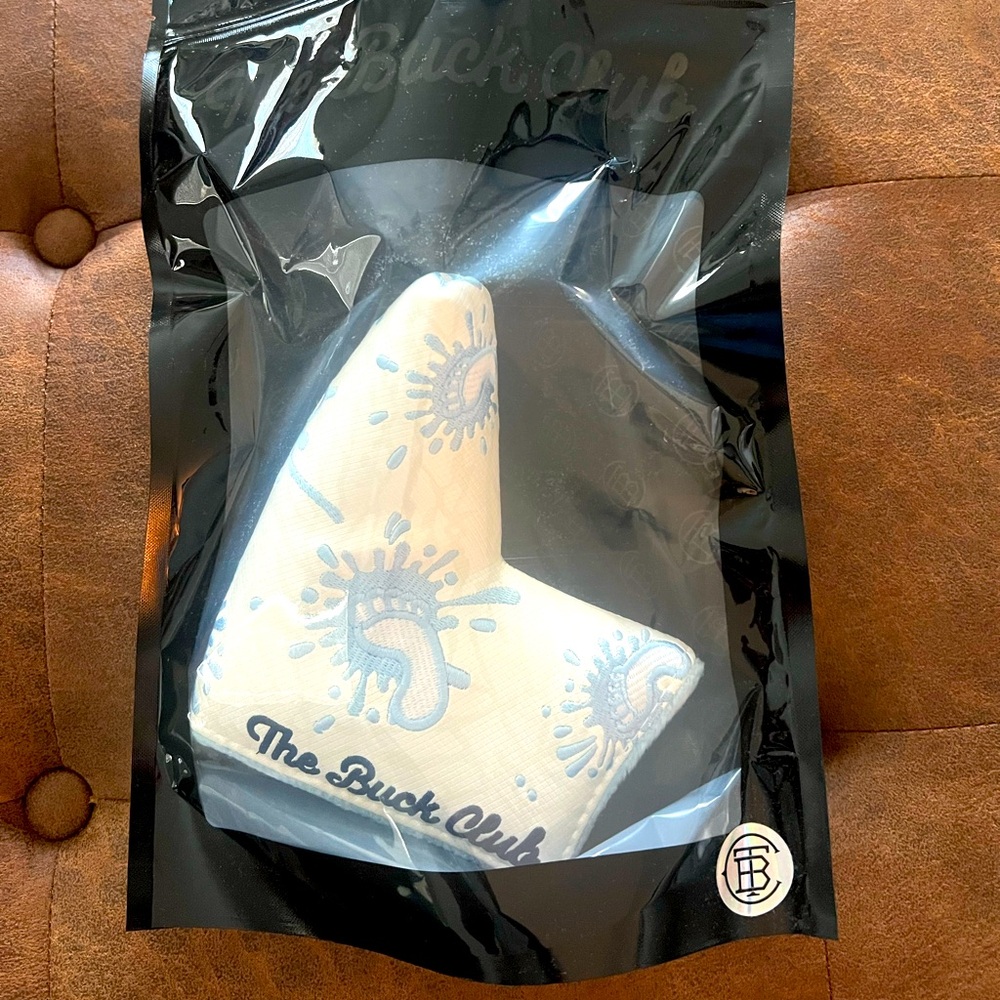 The Buck Club UNC Putter Cover